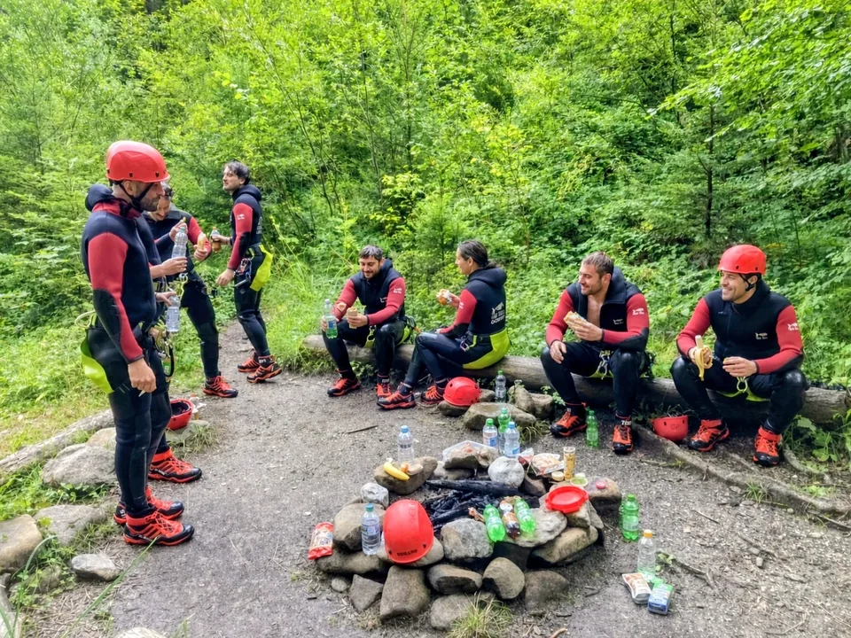 Snacks und Getränke bei einer Canyoning-Tour